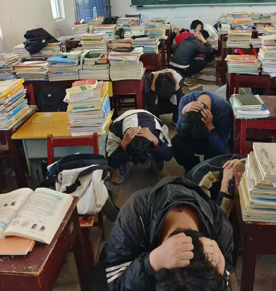 桐城中华职业学校防震减灾和消防安全应急演练简报